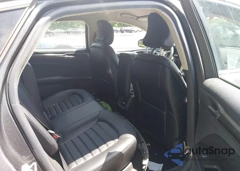 2017 Ford Fusion Energi Se Luxury z USA, uszkodzony, nr VIN 3FA6P0PU3HR121802